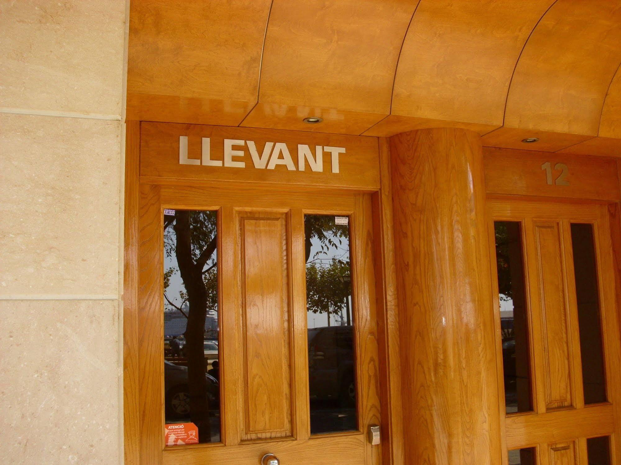Edifici Llevant I Ponent 帕拉莫斯 外观 照片